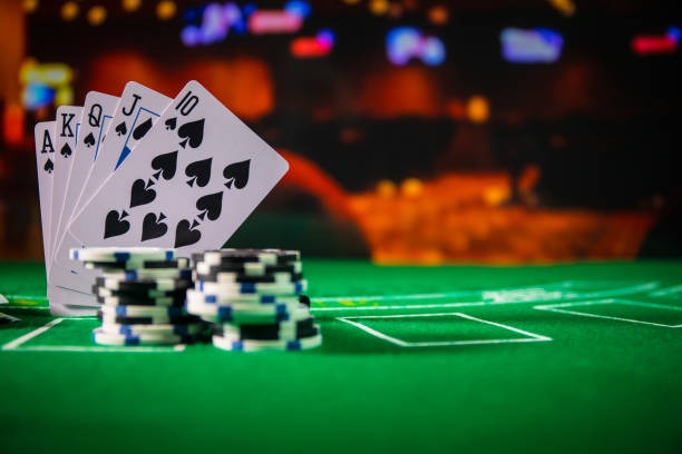 ituqq slot game selection and live casino lobby